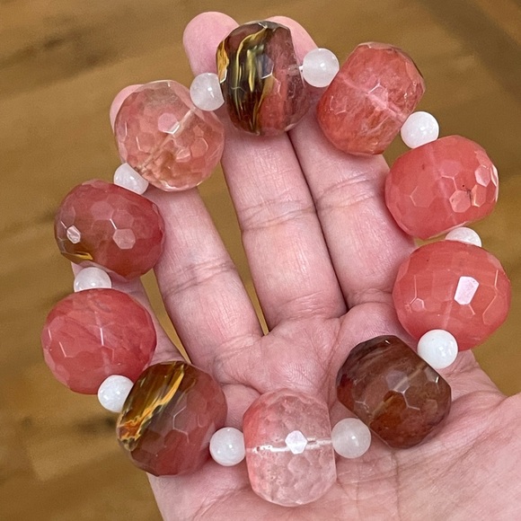 Vintage Jewelry - Faceted pink stone & rose quartz stretchy bangle bracelet